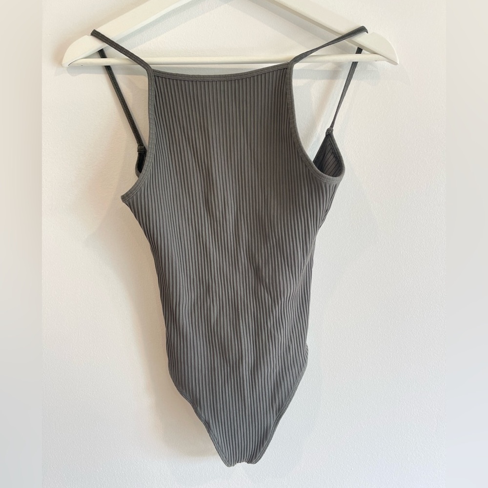 Wildred Aritzia high neck ribbed bodysuit green/gray S